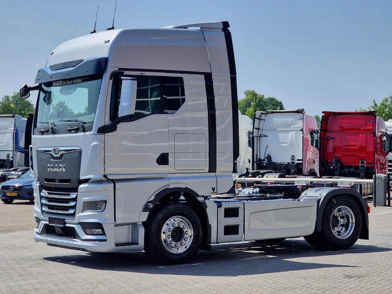 MAN TGX 18.540 GX - New - Retarder - Night clima - Alcoa - Show truck - Ledbar - - Sadulveok: pilt 3 MAN TGX 18.540 GX - New - Retarder - Night clima - Alcoa - Show truck - Ledbar - - Sadulveok: pilt 3