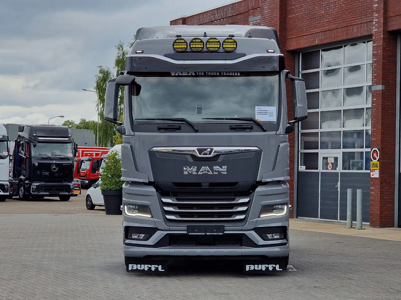 MAN TGX 26.540 6x2/4 - New - Retarder - PTO - Custom exterior - Chassis cover - NEW - Sadulveok: pilt 2 MAN TGX 26.540 6x2/4 - New - Retarder - PTO - Custom exterior - Chassis cover - NEW - Sadulveok: pilt 2