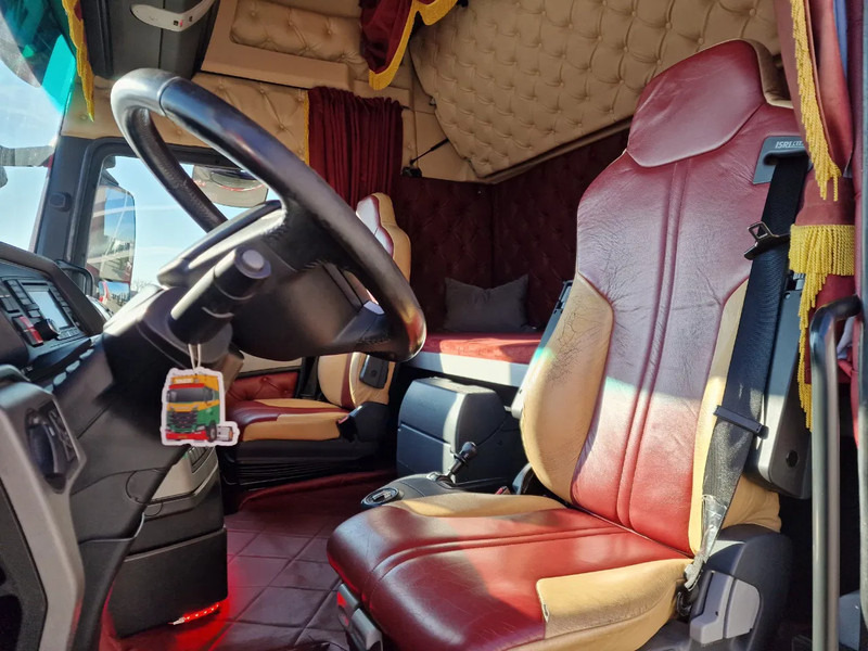 MAN TGX 26.560 XXL 6x2/4 - Custom interior - Steering axle - Euro 6 - AS Tronic liising MAN TGX 26.560 XXL 6x2/4 - Custom interior - Steering axle - Euro 6 - AS Tronic: pilt 10