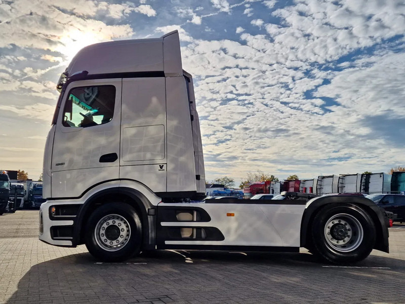Mercedes-Benz Actros 1851 Procab GigaSpace 4x2 - New - Retarder - Mirror cam - 2x tank - Full spoiler - Navi - Sadulveok: pilt 4 Mercedes-Benz Actros 1851 Procab GigaSpace 4x2 - New - Retarder - Mirror cam - 2x tank - Full spoiler - Navi - Sadulveok: pilt 4