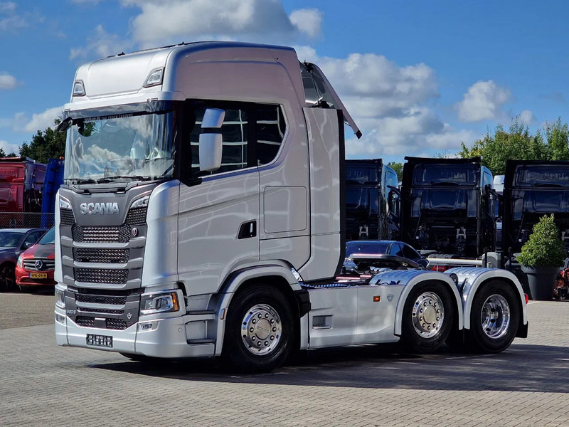 Scania 660S V8 NGS Highline 6x2/4 - New - Full spec - Retarder - Night clima - Led - Leather - Navi - Sadulveok: pilt 3 Scania 660S V8 NGS Highline 6x2/4 - New - Full spec - Retarder - Night clima - Led - Leather - Navi - Sadulveok: pilt 3