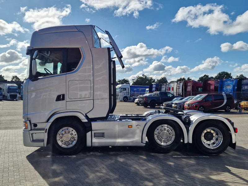 Scania 660S V8 NGS Highline 6x2/4 - New - Full spec - Retarder - Night clima - Led - Leather - Navi - Sadulveok: pilt 4 Scania 660S V8 NGS Highline 6x2/4 - New - Full spec - Retarder - Night clima - Led - Leather - Navi - Sadulveok: pilt 4