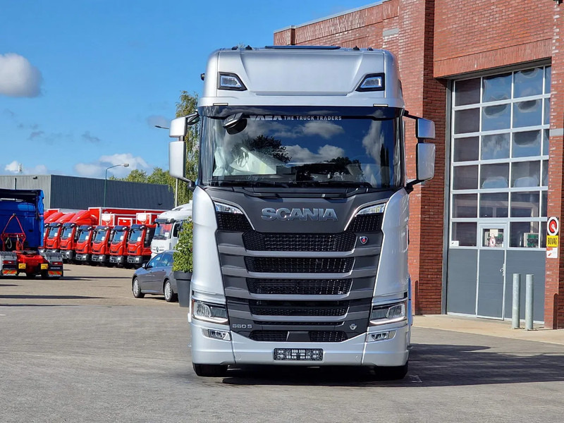 Scania 660S V8 NGS Highline 6x2/4 - New - Full spec - Retarder - Night clima - Led - Leather - Navi - Sadulveok: pilt 2 Scania 660S V8 NGS Highline 6x2/4 - New - Full spec - Retarder - Night clima - Led - Leather - Navi - Sadulveok: pilt 2