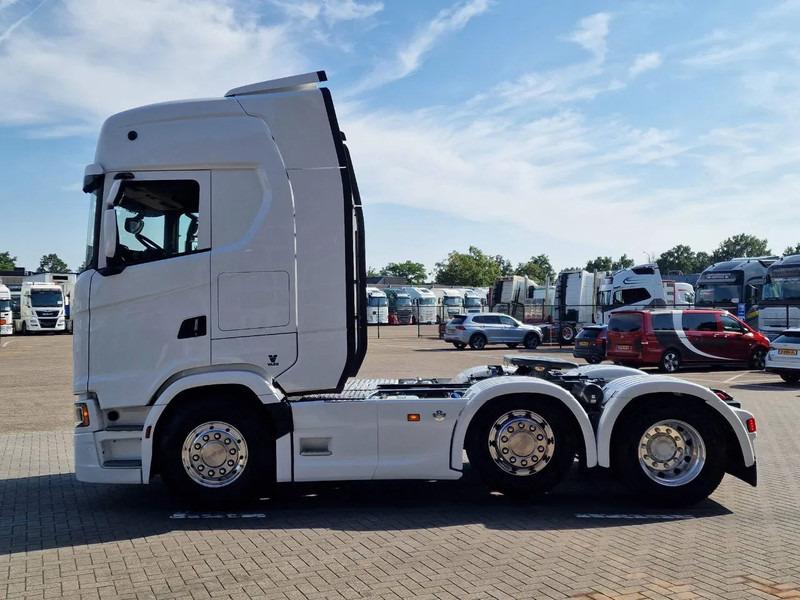Scania 660S V8 NGS Highline 6x2/4 - New - Old dashboard - Full spec - Retarder - Night clima - Led - Leather - Navi - Sadulveok: pilt 4 Scania 660S V8 NGS Highline 6x2/4 - New - Old dashboard - Full spec - Retarder - Night clima - Led - Leather - Navi - Sadulveok: pilt 4