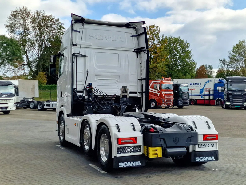 Scania 770S V8 NGS Highline 6x2/4 - New - Old dashboard - Full spec - Retarder - Night clima - Led - Leather - Navi - Sadulveok: pilt 5 Scania 770S V8 NGS Highline 6x2/4 - New - Old dashboard - Full spec - Retarder - Night clima - Led - Leather - Navi - Sadulveok: pilt 5