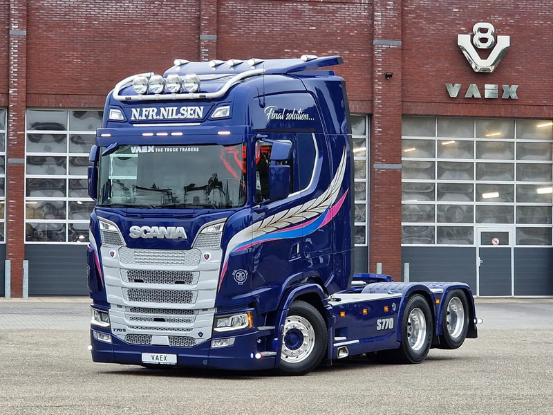Sadulveok Scania 770S V8 NGS Highline 6x2 - Show truck - Special paint - Custom interior - Retarder - Full air - Night clima: pilt 16