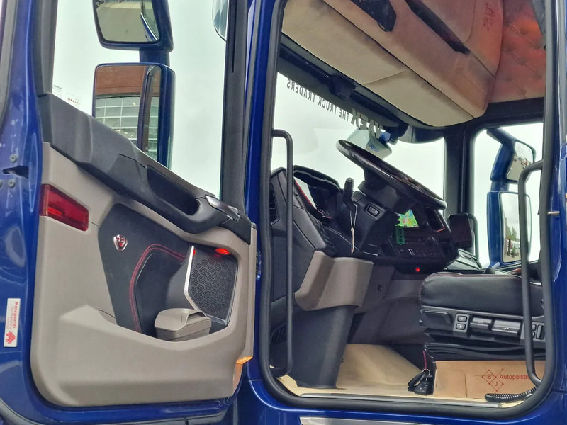 Sadulveok Scania 770S V8 NGS Highline 6x2 - Show truck - Special paint - Custom interior - Retarder - Full air - Night clima: pilt 9