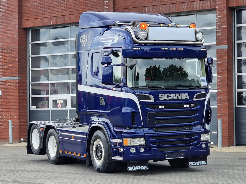 Scania R560 V8 Highline 6x2 - Show truck - Manual gearbox - 2.90 WB - PTO/Hydraulic - Double glazed - Sadulveok: pilt 1 Scania R560 V8 Highline 6x2 - Show truck - Manual gearbox - 2.90 WB - PTO/Hydraulic - Double glazed - Sadulveok: pilt 1