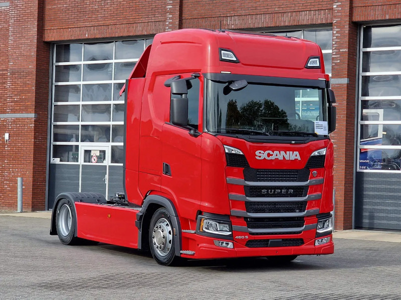 Scania S460 Highline 4x2 - Lowdeck - New - Retarder - Night clima - 2x tank - Led - Full spoiler - Sadulveok: pilt 1 Scania S460 Highline 4x2 - Lowdeck - New - Retarder - Night clima - 2x tank - Led - Full spoiler - Sadulveok: pilt 1