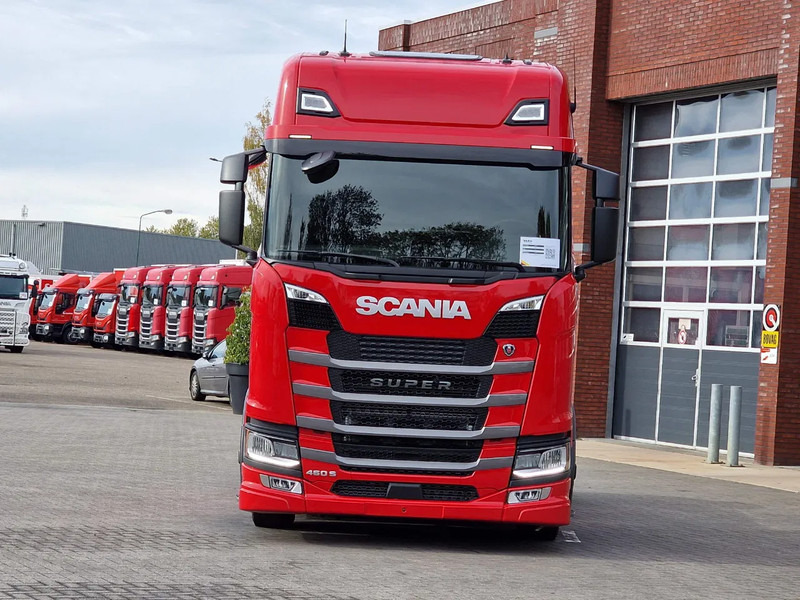 Scania S460 Highline 4x2 - Lowdeck - New - Retarder - Night clima - 2x tank - Led - Full spoiler - Sadulveok: pilt 2 Scania S460 Highline 4x2 - Lowdeck - New - Retarder - Night clima - 2x tank - Led - Full spoiler - Sadulveok: pilt 2