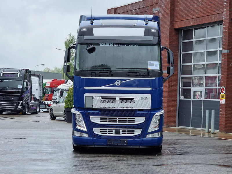 Volvo FH 13.460 Globetrotter 6x2 - I Save - Navi - Fridge - Spoiler - - Sadulveok: pilt 2 Volvo FH 13.460 Globetrotter 6x2 - I Save - Navi - Fridge - Spoiler - - Sadulveok: pilt 2