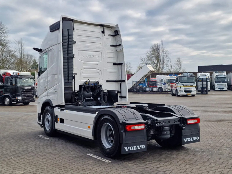 Volvo FH 13.500 Aero Globetrotter XL 4x2 - I Save - I parkcool - 2x tank - Mirror cams - Sadulveok: pilt 5 Volvo FH 13.500 Aero Globetrotter XL 4x2 - I Save - I parkcool - 2x tank - Mirror cams - Sadulveok: pilt 5