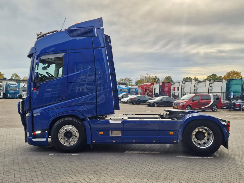 Volvo FH 13.500 Globetrotter 4x2 - Full air - Bull bar - Leather - Fridge - Lightbar - Sadulveok: pilt 4 Volvo FH 13.500 Globetrotter 4x2 - Full air - Bull bar - Leather - Fridge - Lightbar - Sadulveok: pilt 4