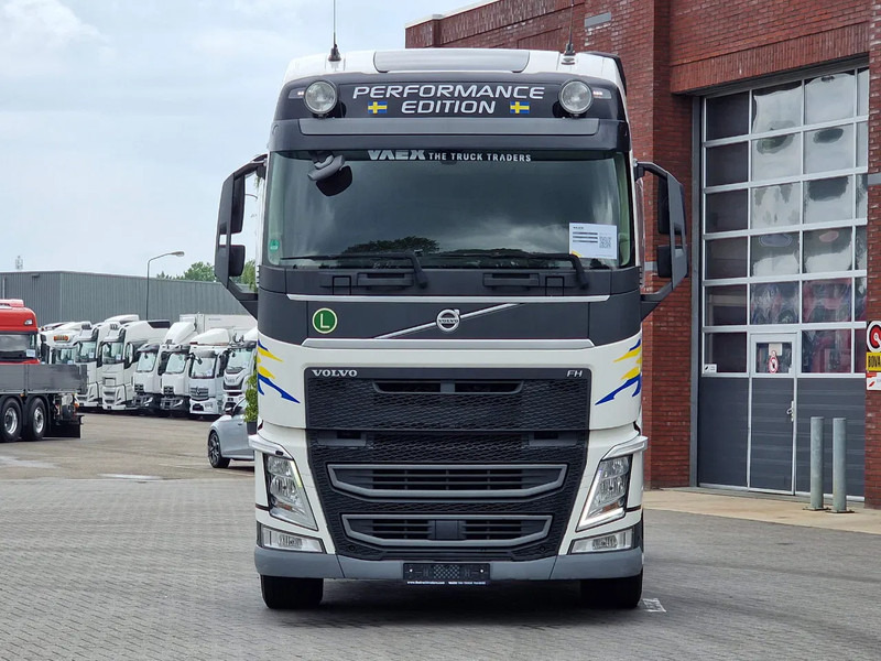 Volvo FH 13.500 Globetrotter 4x2 - I parkcool - Full air - Low KM 347Tkm - Fridge - Sadulveok: pilt 3 Volvo FH 13.500 Globetrotter 4x2 - I parkcool - Full air - Low KM 347Tkm - Fridge - Sadulveok: pilt 3