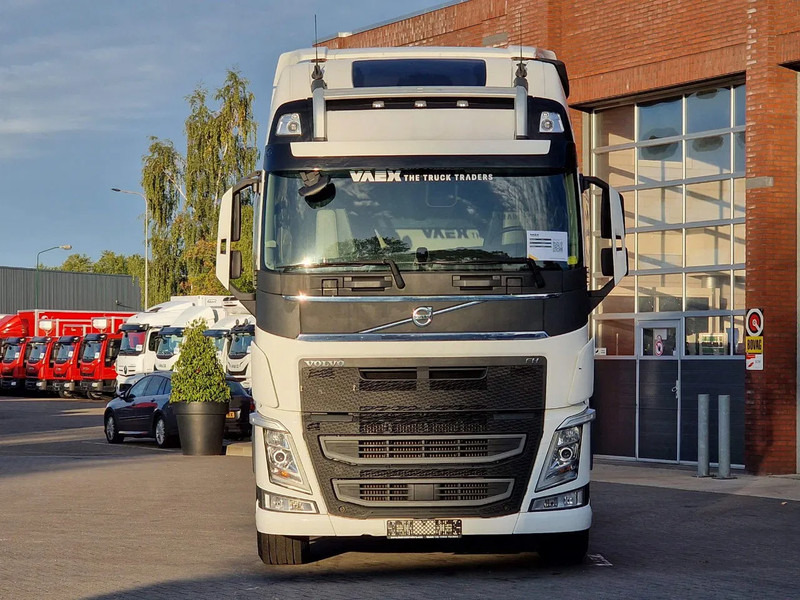 Volvo FH 13.500 Globetrotter XL 6x2 - Full air - 3.20 WB - MA VIN - Low KM - Leather - Sadulveok: pilt 2 Volvo FH 13.500 Globetrotter XL 6x2 - Full air - 3.20 WB - MA VIN - Low KM - Leather - Sadulveok: pilt 2