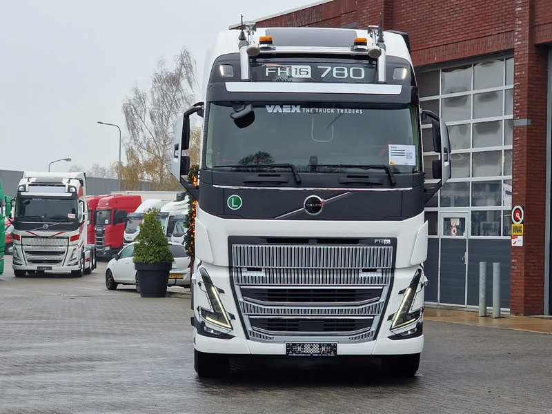 Volvo FH 16.780 8x4*4 Globetrotter XL - 245T GCW - New - Full air - I parkcool - Retarder - Sadulveok: pilt 2 Volvo FH 16.780 8x4*4 Globetrotter XL - 245T GCW - New - Full air - I parkcool - Retarder - Sadulveok: pilt 2