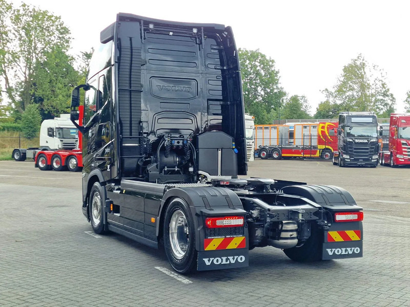 Volvo FH 500 XL Aero 4x2 - Full Air - Retarder - I parkcool - 2x tank - NEW - Sadulveok: pilt 5 Volvo FH 500 XL Aero 4x2 - Full Air - Retarder - I parkcool - 2x tank - NEW - Sadulveok: pilt 5