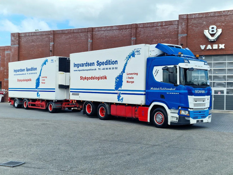 Scania R500 NGS B6X2NB / Trailer-Bygg 12-2004 / Frigobox Sidedoors / Rohrbahen / hooks - Külmutiga veoauto: pilt 1 Scania R500 NGS B6X2NB / Trailer-Bygg 12-2004 / Frigobox Sidedoors / Rohrbahen / hooks - Külmutiga veoauto: pilt 1