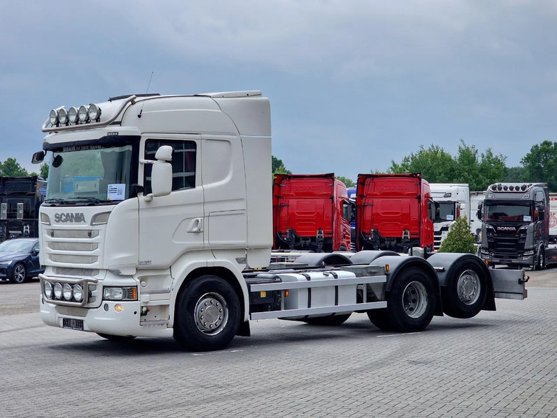 Scania R580 V8 Highline 6x2*4 - Chassis - Retarder - Steering axle - 410 WB - Custom interior - Full air - Kabiinišassiiga veoauto: pilt 3 Scania R580 V8 Highline 6x2*4 - Chassis - Retarder - Steering axle - 410 WB - Custom interior - Full air - Kabiinišassiiga veoauto: pilt 3
