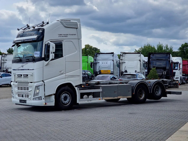 Volvo FH 13.500 Globetrotter XL 6x2 - BDF - Retarder - I parkcool - Full air - 4.90 WB - Konteinerveduk/ Tõstukiga veoauto: pilt 3 Volvo FH 13.500 Globetrotter XL 6x2 - BDF - Retarder - I parkcool - Full air - 4.90 WB - Konteinerveduk/ Tõstukiga veoauto: pilt 3
