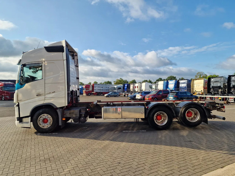 Volvo FH 13.540 Globetrotter 6x2 - BDF - 4.90 WB - Full air - VEB + - Konteinerveduk/ Tõstukiga veoauto: pilt 4 Volvo FH 13.540 Globetrotter 6x2 - BDF - 4.90 WB - Full air - VEB + - Konteinerveduk/ Tõstukiga veoauto: pilt 4