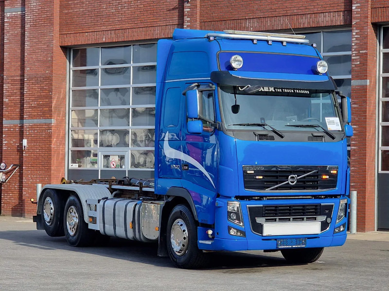 Volvo FH 16.700 Globetrotter 6x2*4 - Palfinger T20 Hook - Retarder - Steering axle - Konkstõstukiga veoauto: pilt 3 Volvo FH 16.700 Globetrotter 6x2*4 - Palfinger T20 Hook - Retarder - Steering axle - Konkstõstukiga veoauto: pilt 3