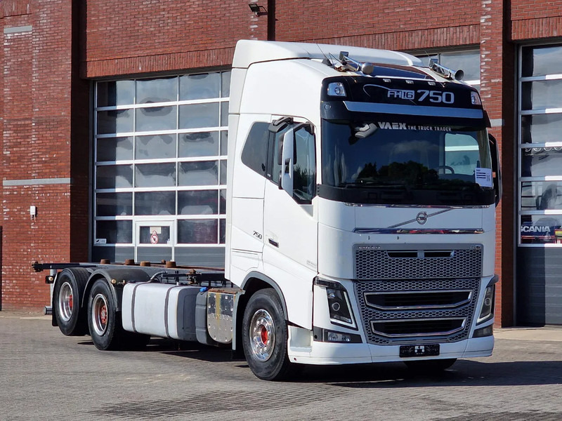 Volvo FH 16.750 Globetrotter 6x2 BDF - Retarder - HUB reduction - Euro 5 - 4.90 WB - Konteinerveduk/ Tõstukiga veoauto: pilt 1 Volvo FH 16.750 Globetrotter 6x2 BDF - Retarder - HUB reduction - Euro 5 - 4.90 WB - Konteinerveduk/ Tõstukiga veoauto: pilt 1