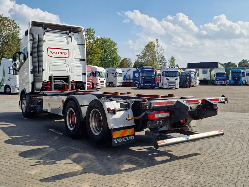 Volvo FH 16.750 Globetrotter 6x2 BDF - Retarder - HUB reduction - Euro 5 - 4.90 WB - Konteinerveduk/ Tõstukiga veoauto: pilt 5 Volvo FH 16.750 Globetrotter 6x2 BDF - Retarder - HUB reduction - Euro 5 - 4.90 WB - Konteinerveduk/ Tõstukiga veoauto: pilt 5