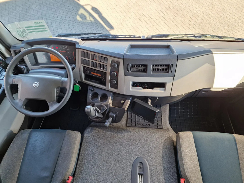 Volvo FL 250 4x2 Box truck, loading lift, 12T liising Volvo FL 250 4x2 Box truck, loading lift, 12T: pilt 15