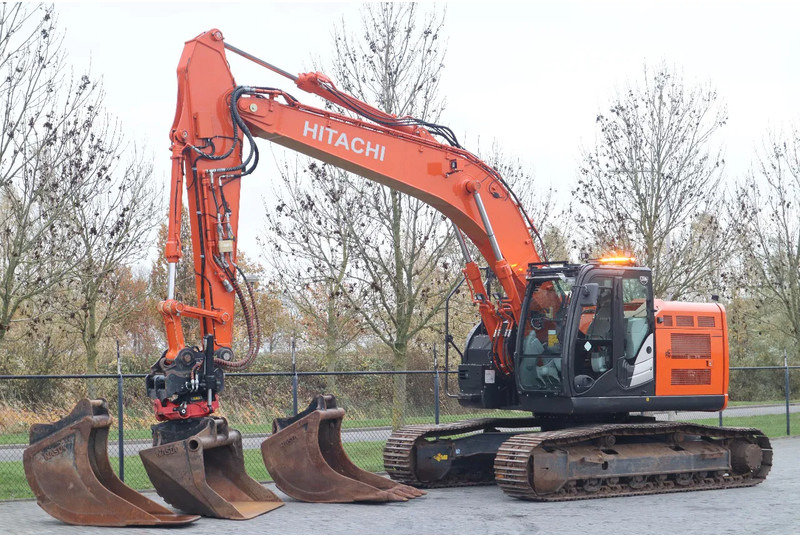 Hitachi ZX225 USRLC-6 | ROTOTILT | 3X BUCKET | TOPCON 3D MC GPS - Lintekskavaator: pilt 2 Hitachi ZX225 USRLC-6 | ROTOTILT | 3X BUCKET | TOPCON 3D MC GPS - Lintekskavaator: pilt 2