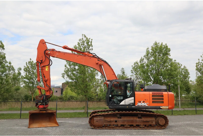Hitachi ZX300 LC-6 | ROTOTILT | BUCKET | GPS - Lintekskavaator: pilt 1 Hitachi ZX300 LC-6 | ROTOTILT | BUCKET | GPS - Lintekskavaator: pilt 1