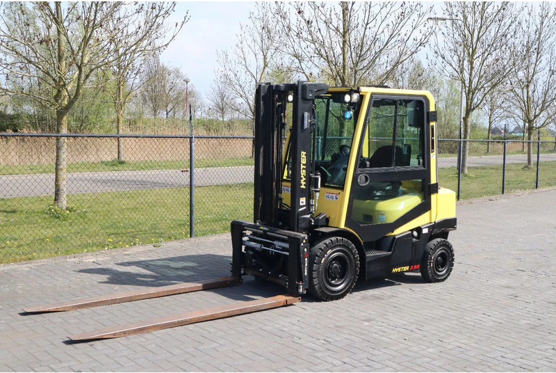 Hyster H2.5 A | BOOM SUSPENSION | SIDESHIFT | FORK EXTENTIONS | FORK POSITIONERS - Diiseltõstuk: pilt 2 Hyster H2.5 A | BOOM SUSPENSION | SIDESHIFT | FORK EXTENTIONS | FORK POSITIONERS - Diiseltõstuk: pilt 2
