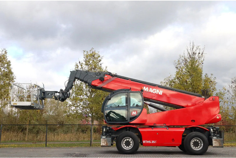 MAGNI RTH 5.35 S-M/C | WORKING PLATFORM | REMOTE | GOOD CONDITION - Teleskooplaadur: pilt 1 MAGNI RTH 5.35 S-M/C | WORKING PLATFORM | REMOTE | GOOD CONDITION - Teleskooplaadur: pilt 1