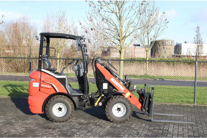 Manitou MLA 2-25 H | FORKS | QUICK COUPLER | NEW UNUSED - Rataslaadur: pilt 4 Manitou MLA 2-25 H | FORKS | QUICK COUPLER | NEW UNUSED - Rataslaadur: pilt 4