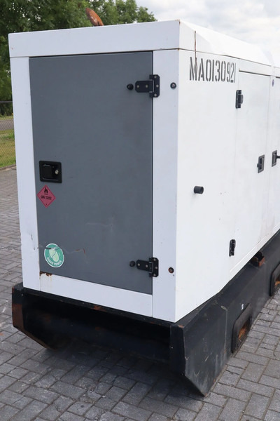 SDMO R90C3 | 90 KVA | 400 V - Generaatorikomplekt: pilt 4 SDMO R90C3 | 90 KVA | 400 V - Generaatorikomplekt: pilt 4
