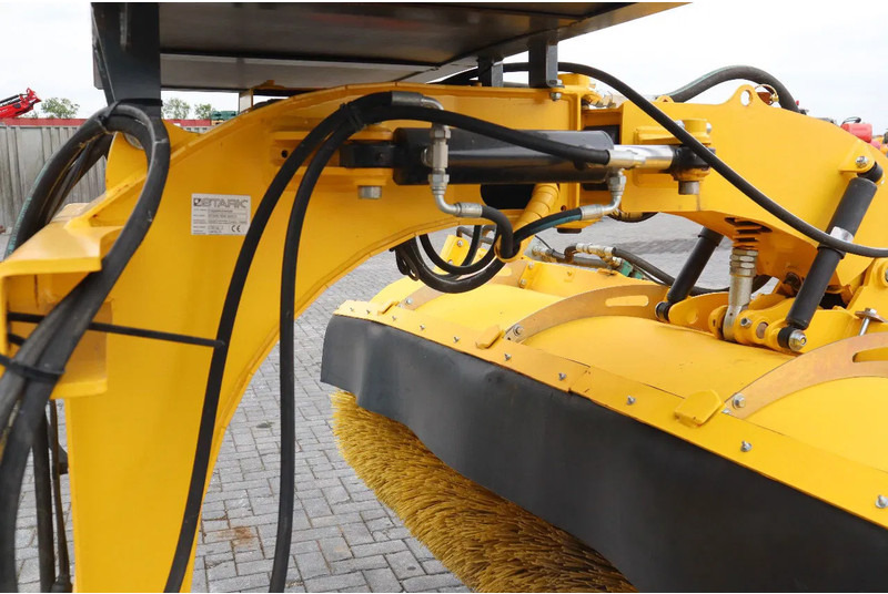 STARK RSW 3000 S | SWEEPER | BRUSH | KEHRMASCHINE | WATER SPRAY - Hari: pilt 5 STARK RSW 3000 S | SWEEPER | BRUSH | KEHRMASCHINE | WATER SPRAY - Hari: pilt 5