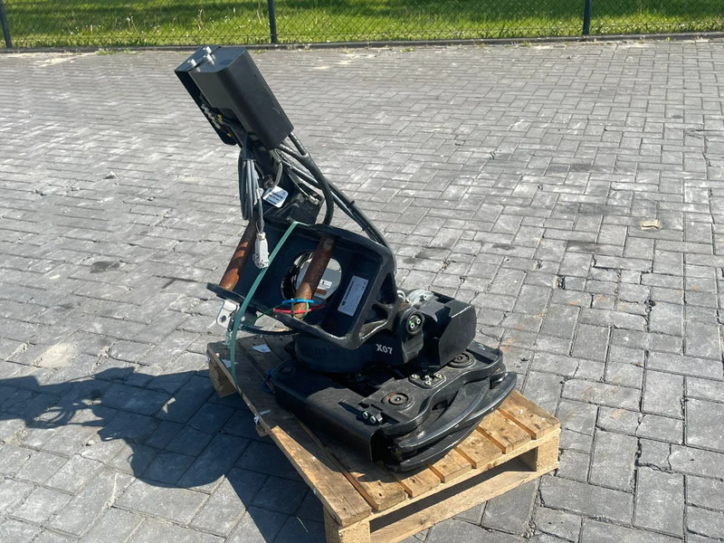 STEELWRIST X07 S40 GR FPH GEN 2 | S40 | GRIPPER | NEW / UNUSED - Kallutav pöördpea - Ehitusmasinad: pilt 3 STEELWRIST X07 S40 GR FPH GEN 2 | S40 | GRIPPER | NEW / UNUSED - Kallutav pöördpea - Ehitusmasinad: pilt 3