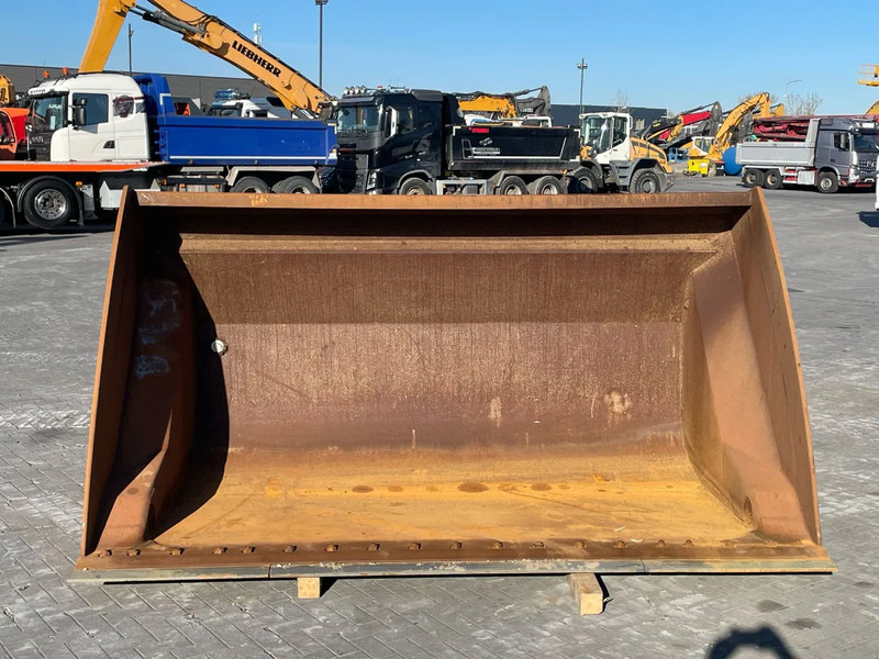 UFO HTS | 7 M3 | HIGH TIP BUCKET | VOLVO L220H | NEW BLADE - Kopp - Ehitusmasinad: pilt 2 UFO HTS | 7 M3 | HIGH TIP BUCKET | VOLVO L220H | NEW BLADE - Kopp - Ehitusmasinad: pilt 2