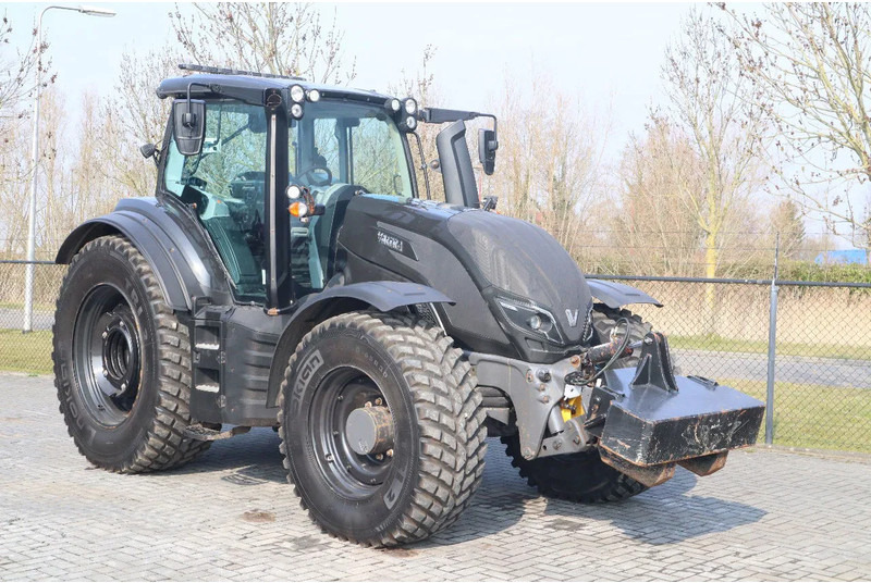 Valtra T234 D UNLIMITED | FRONT PTO | 53 KM/H | FULL OPTION - Traktor: pilt 5 Valtra T234 D UNLIMITED | FRONT PTO | 53 KM/H | FULL OPTION - Traktor: pilt 5
