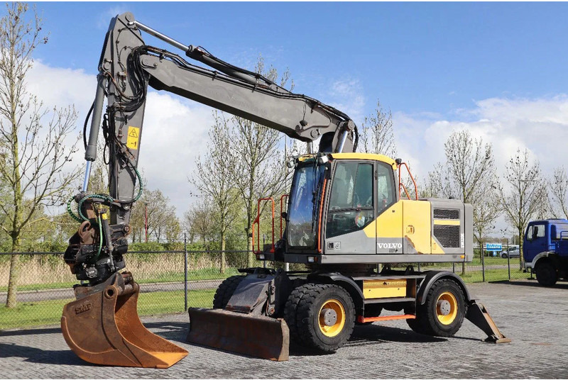 Volvo EW 220 E | TILTROTATOR | BUCKET | 2-PIECE | BSS - Ratastel ekskavaator: pilt 2 Volvo EW 220 E | TILTROTATOR | BUCKET | 2-PIECE | BSS - Ratastel ekskavaator: pilt 2