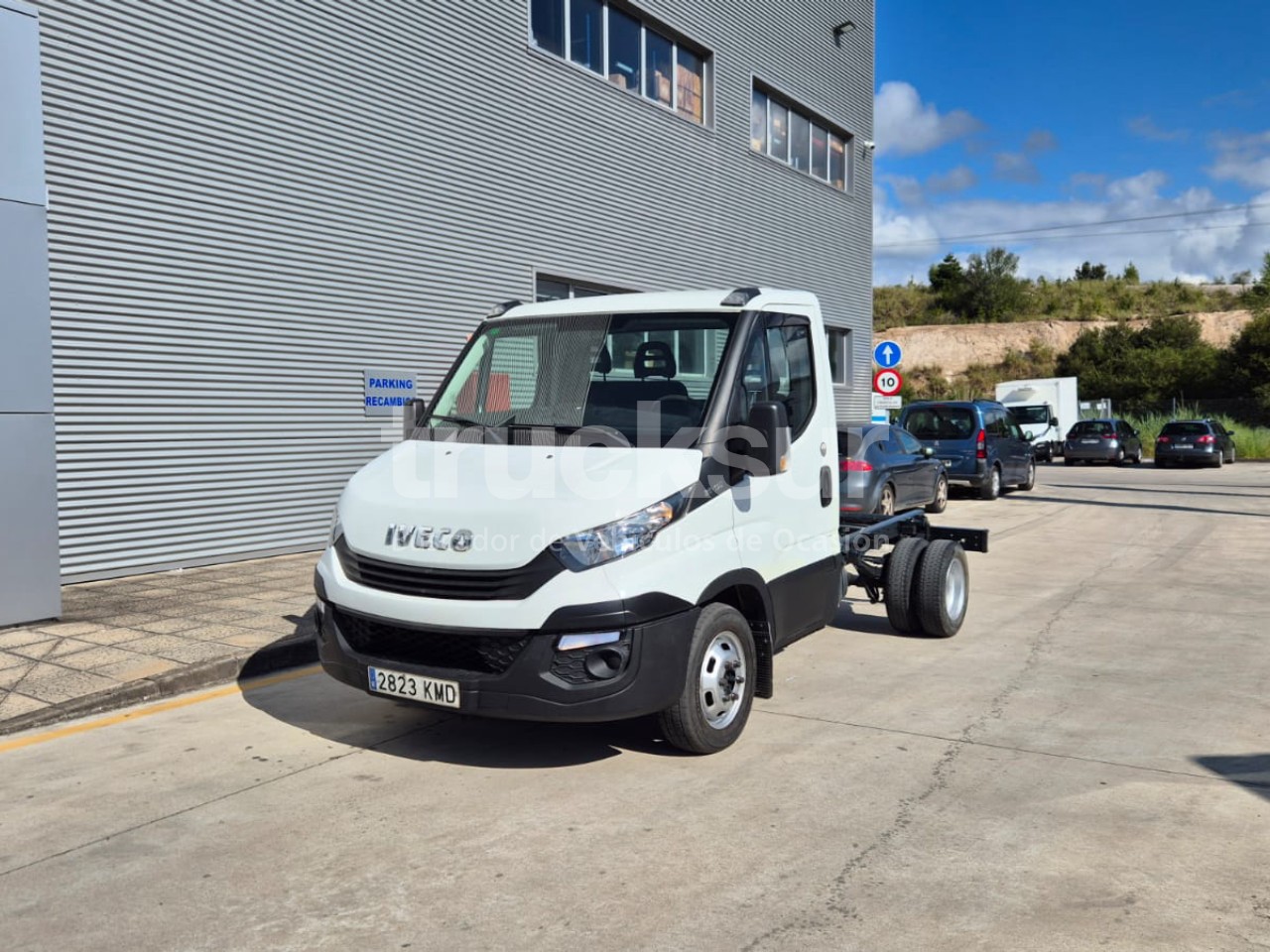 IVECO DAILY 35C15 - Kabiinišassiiga veoauto: pilt 4 IVECO DAILY 35C15 - Kabiinišassiiga veoauto: pilt 4