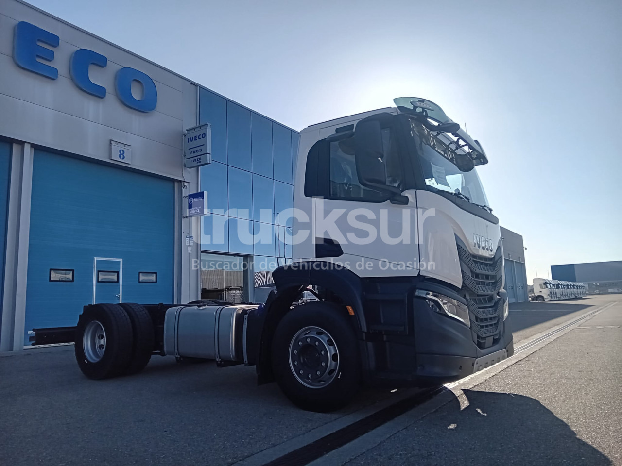 IVECO X-WAY 420 - Kabiinišassiiga veoauto: pilt 2 IVECO X-WAY 420 - Kabiinišassiiga veoauto: pilt 2