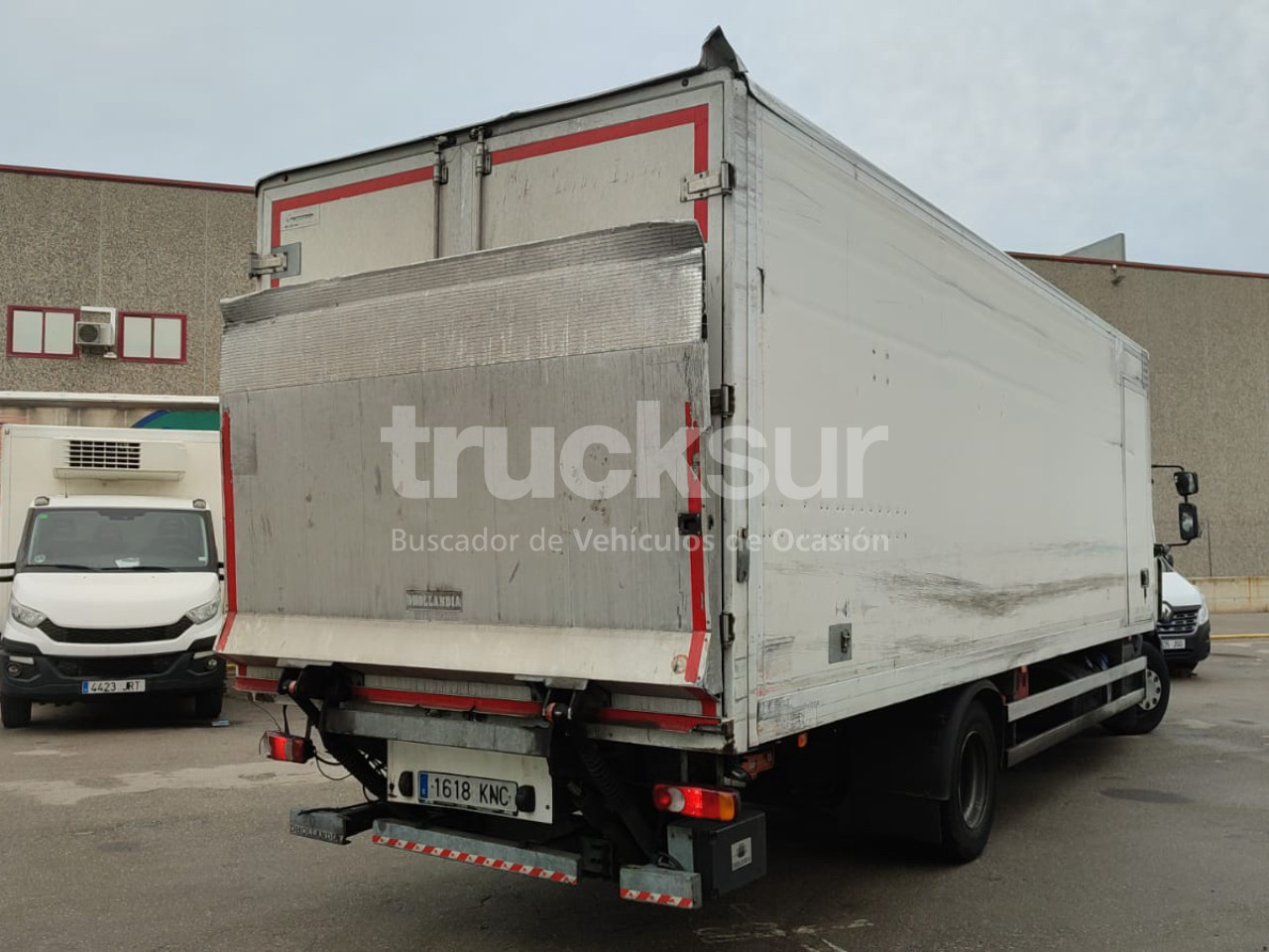 RENAULT D 14.240 - Kasti veoauto: pilt 3 RENAULT D 14.240 - Kasti veoauto: pilt 3
