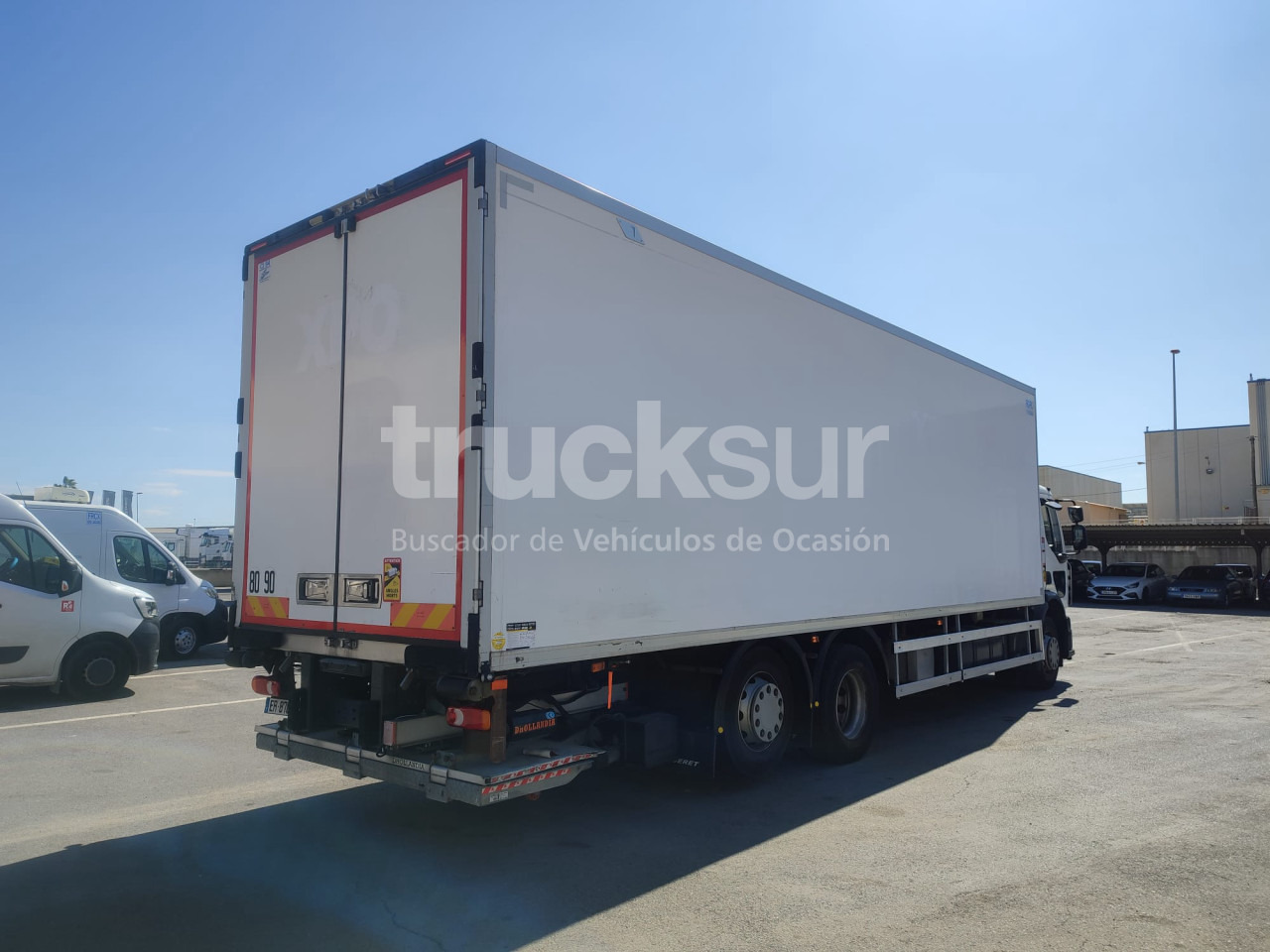 RENAULT D320.26 ejes 6x2*4 - Külmutiga veoauto: pilt 4 RENAULT D320.26 ejes 6x2*4 - Külmutiga veoauto: pilt 4