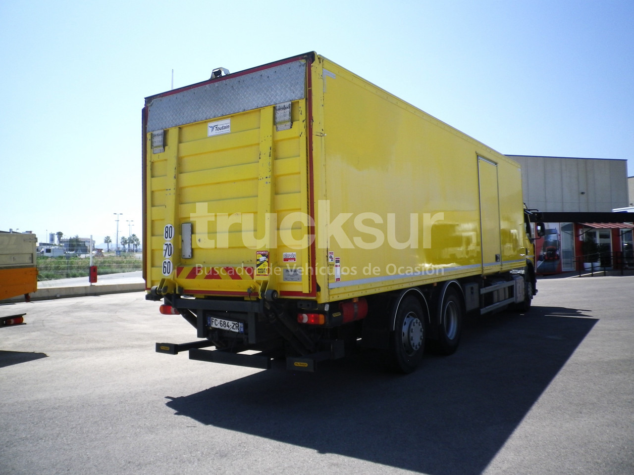 RENAULT D380.26 6X2*4 ejes 6x2*4 - Kasti veoauto: pilt 4 RENAULT D380.26 6X2*4 ejes 6x2*4 - Kasti veoauto: pilt 4