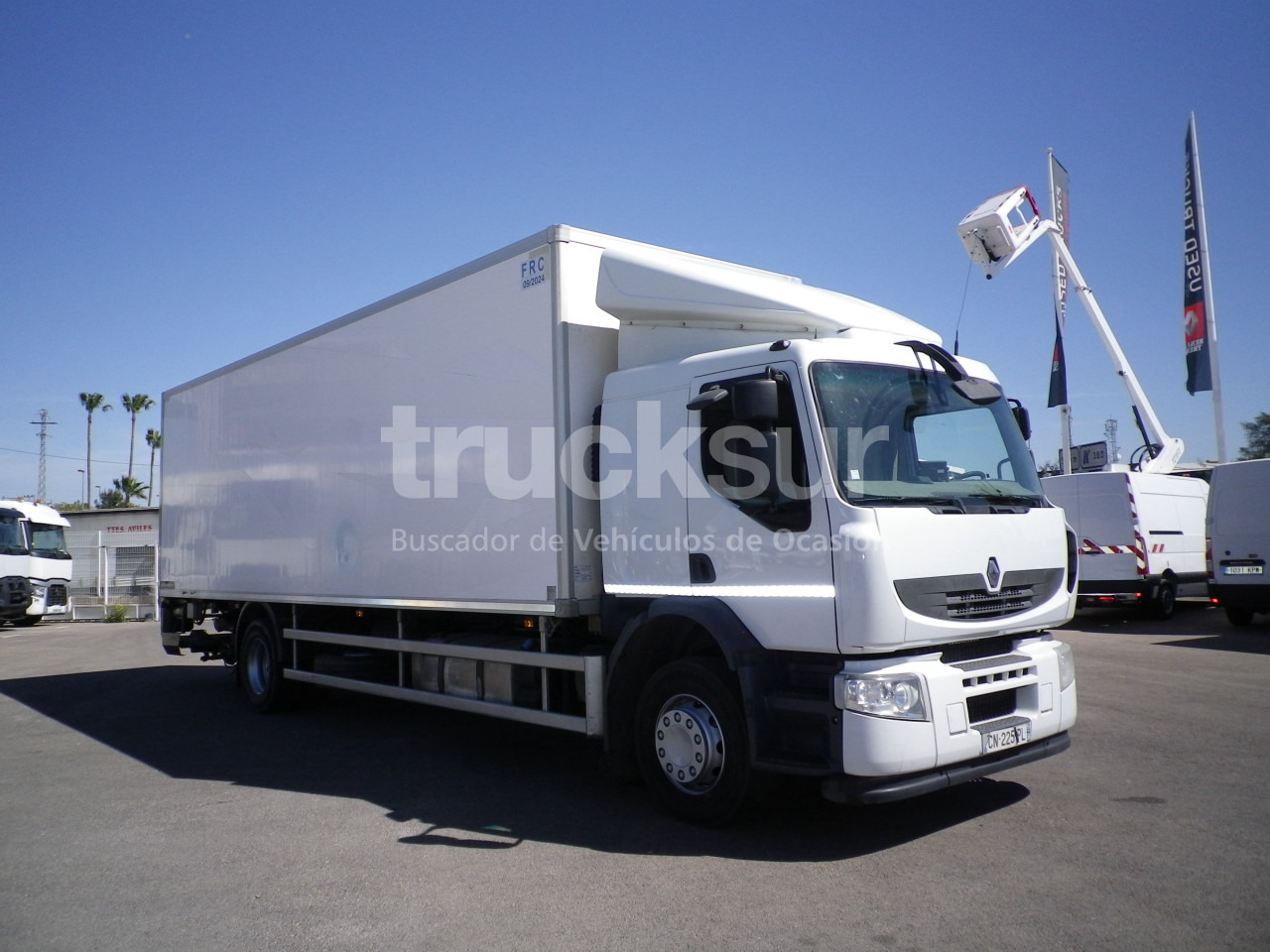 RENAULT PREMIUM 270.18 - Külmutiga veoauto: pilt 2 RENAULT PREMIUM 270.18 - Külmutiga veoauto: pilt 2