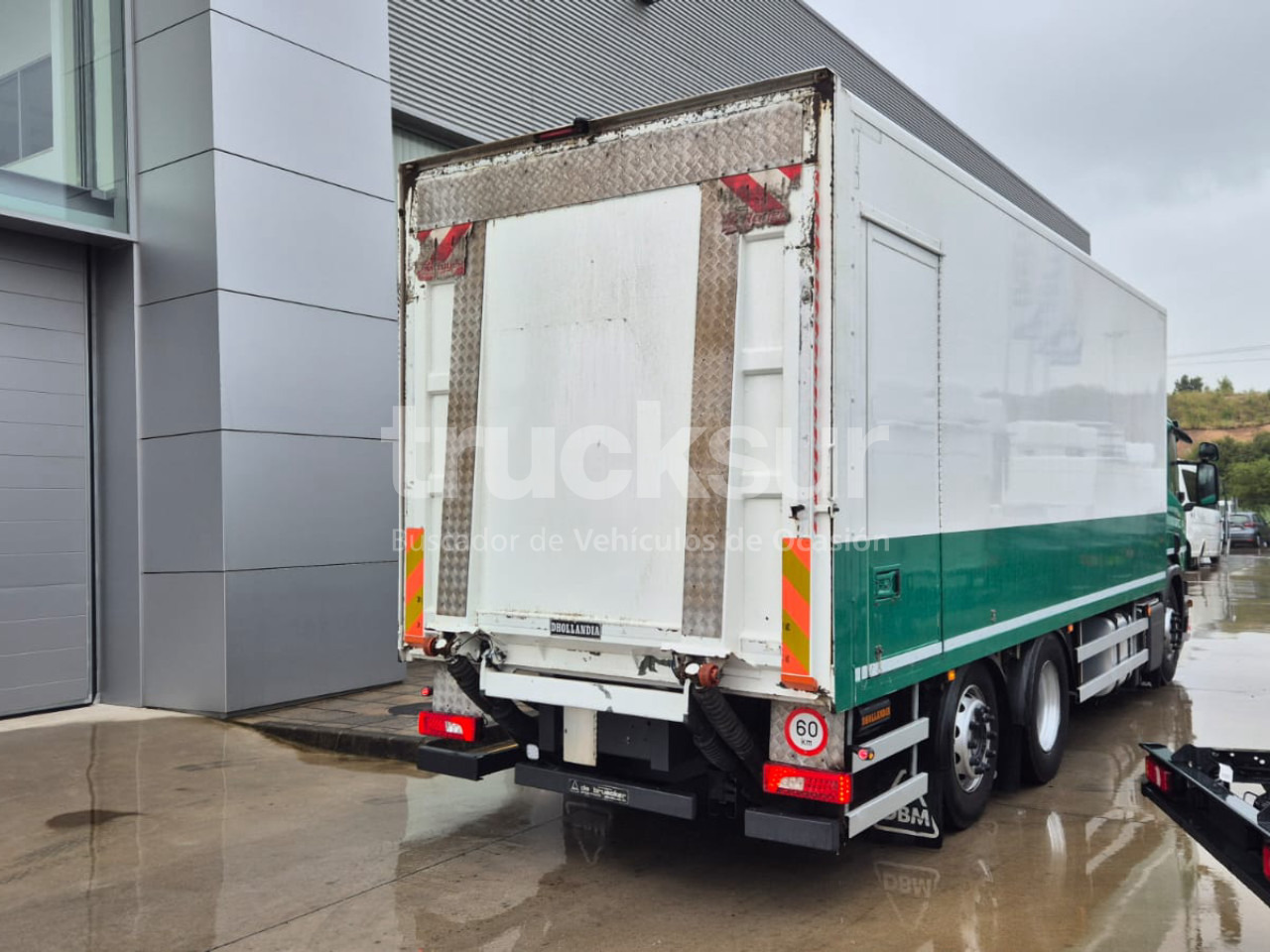 SCANIA P320.26 ejes 6x2*4 - Kasti veoauto: pilt 3 SCANIA P320.26 ejes 6x2*4 - Kasti veoauto: pilt 3