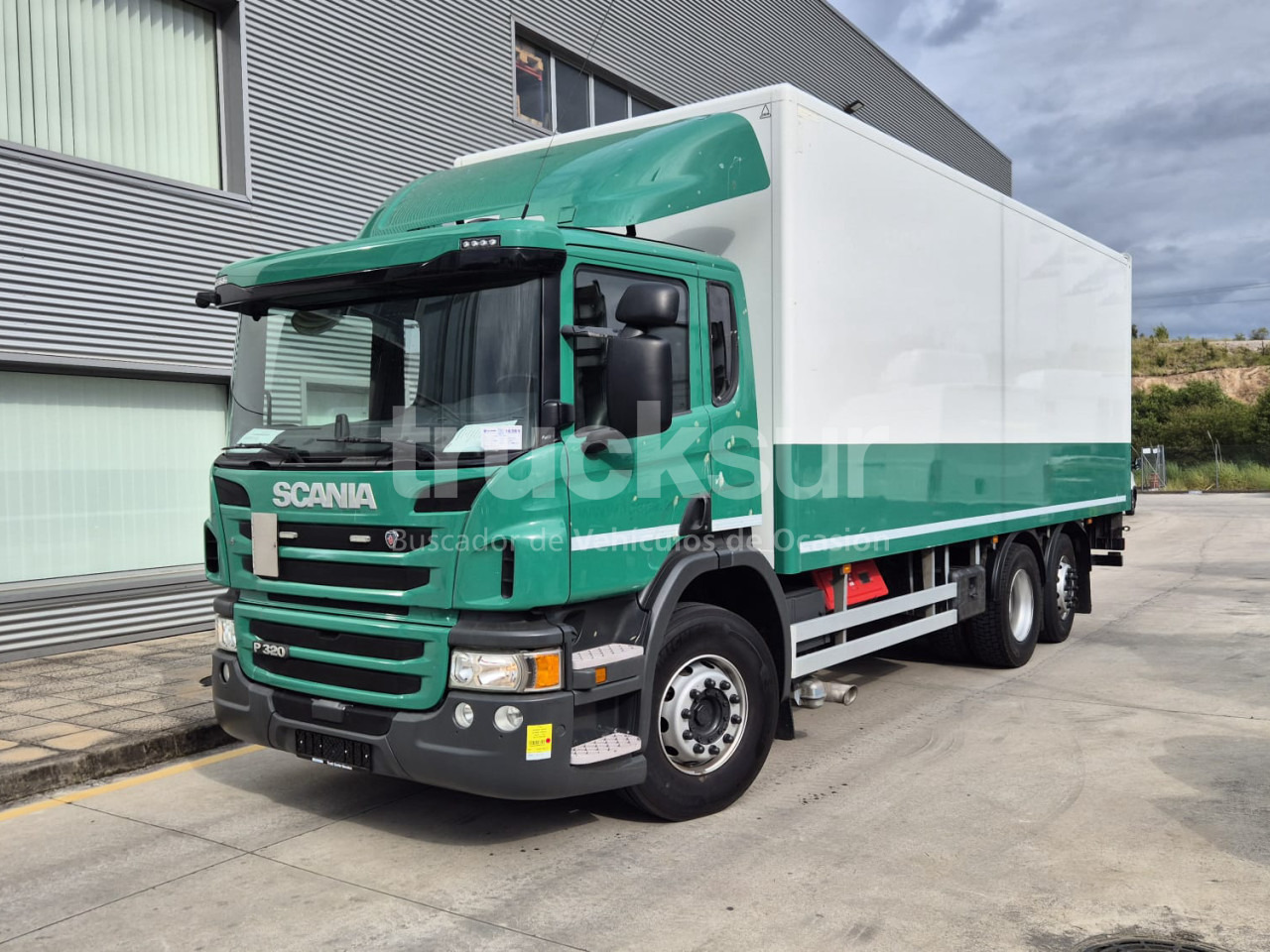 SCANIA P320.26 ejes 6x2*4 - Kasti veoauto: pilt 1 SCANIA P320.26 ejes 6x2*4 - Kasti veoauto: pilt 1