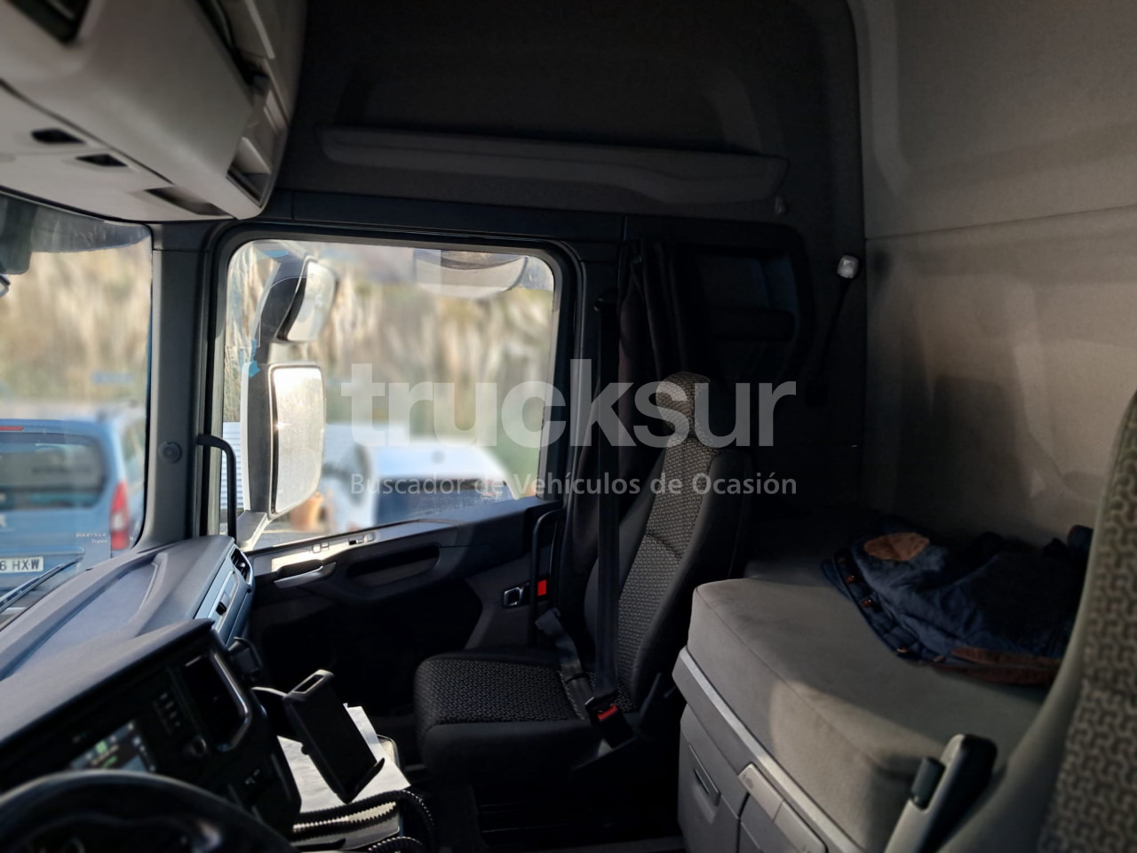 Kabiinišassiiga veoauto SCANIA R450.26 ejes 6x2*4: pilt 15 Kabiinišassiiga veoauto SCANIA R450.26 ejes 6x2*4: pilt 15