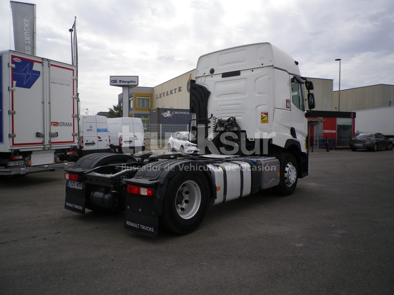 RENAULT T440 SLEEPER CAB - Sadulveok: pilt 4 RENAULT T440 SLEEPER CAB - Sadulveok: pilt 4